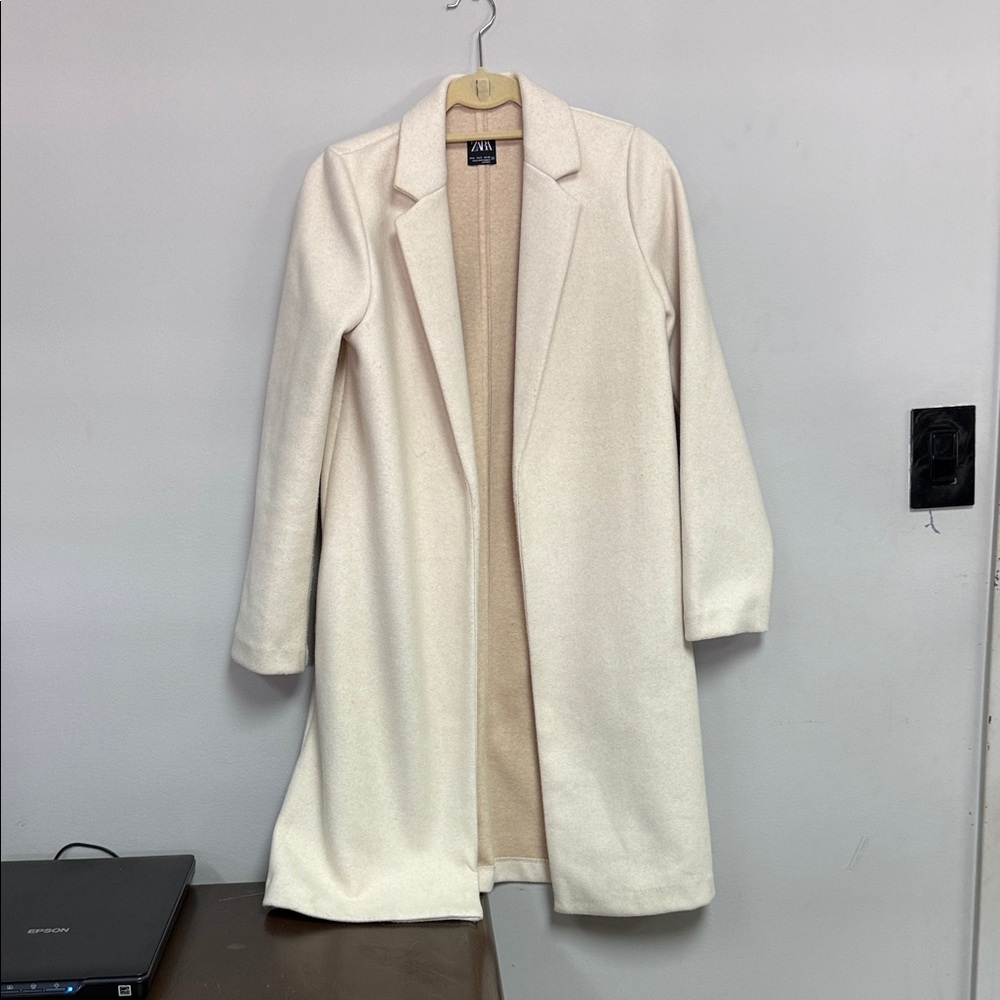 Zara Women's Elegant Cream Trench Coat